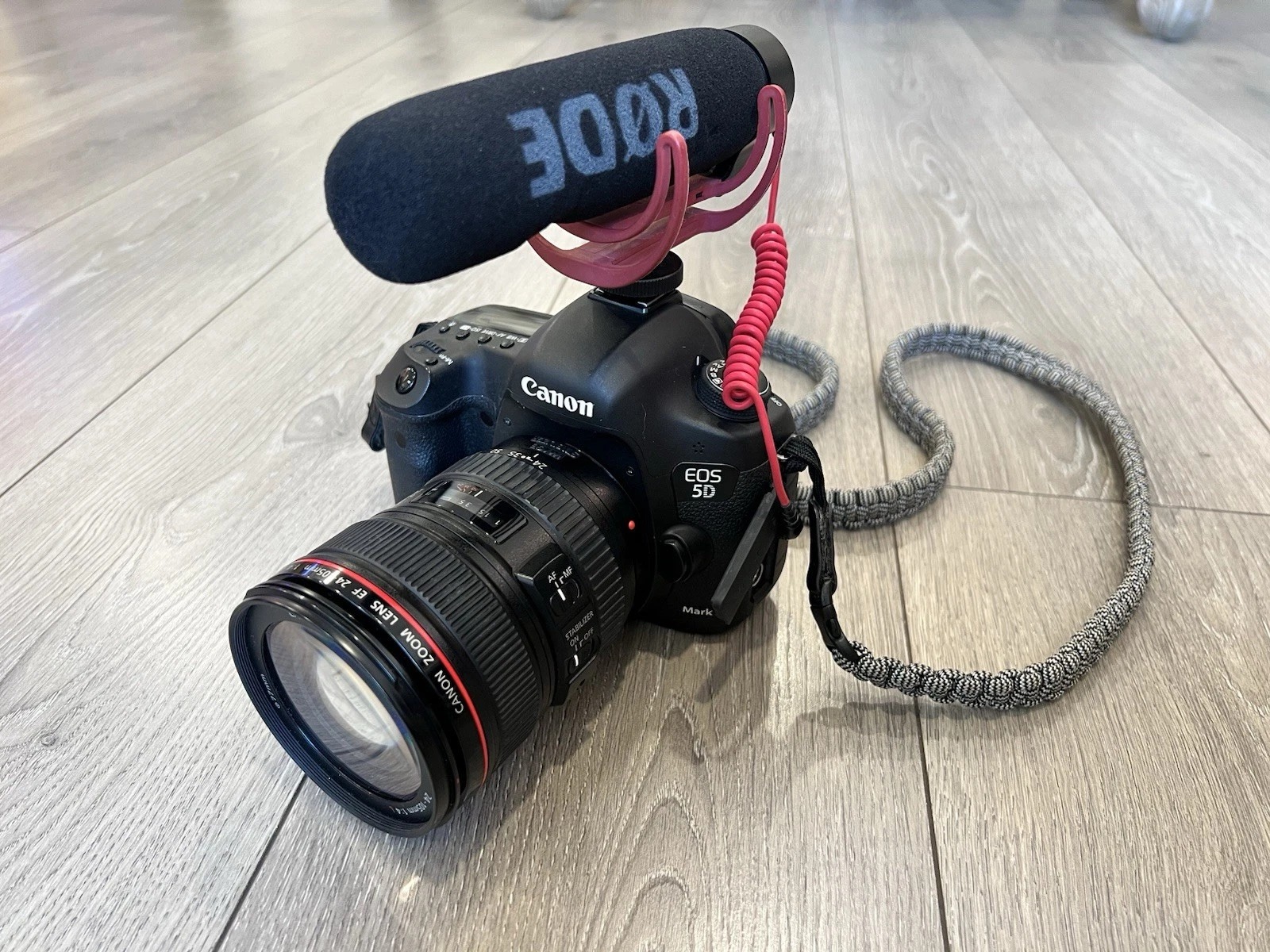 Canon EOS 5D Mark III Digital Camera with EF 24-105mm 1:4 L Lens and Rode Mic - Image 1