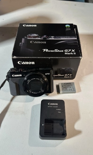 Canon PowerShot G7 X Mark II 20.1MP Compact Camera - Black 32gb - Image 1