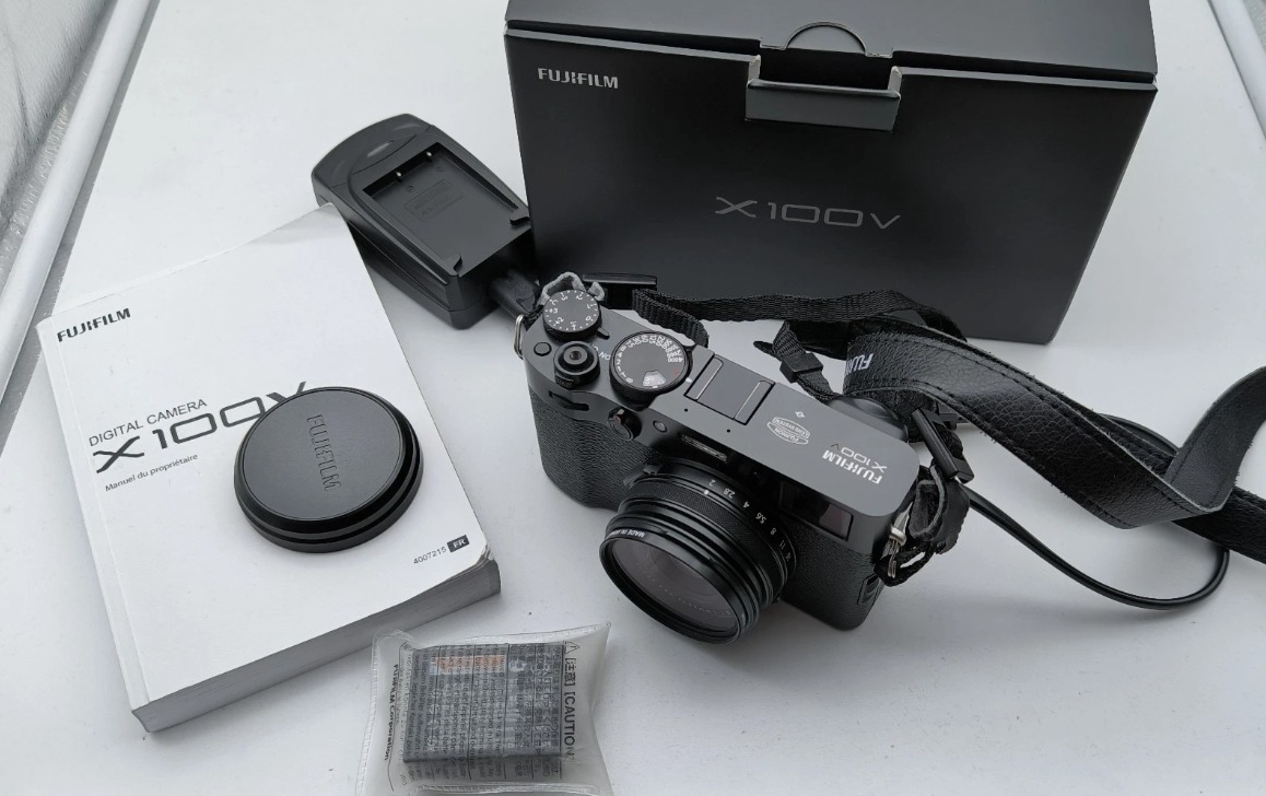 Fujifilm X100V – Excellent Condition - Digital camera. - Image 1