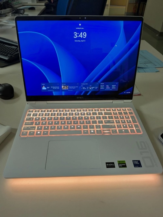 HP Omen Max 16 QHD+ 2.4 GHz Ultra 7 255HX 16GB 512GB SSD RTX 5070 Ti Excellent - Image 1