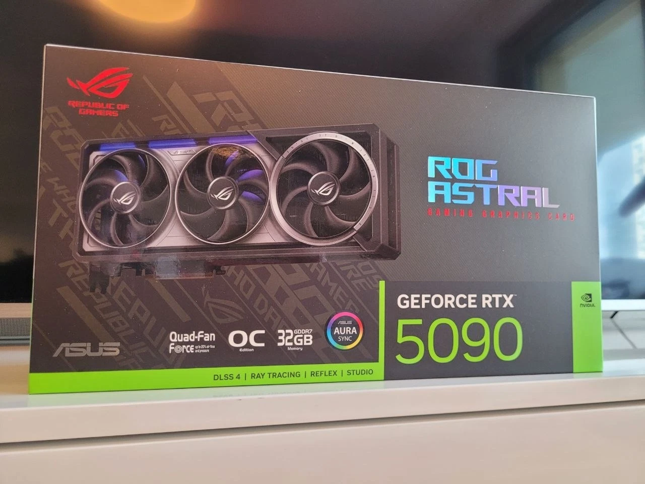 Mint Asus ROG Astral Nvidia Geforce RTX 5090 32GB OC O32GB - Image 1