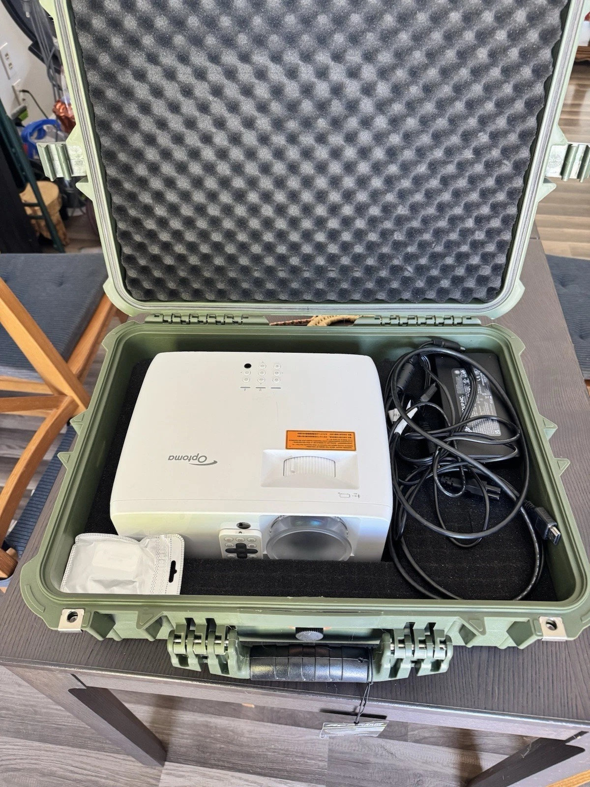 Optima Gt2100hdr Projector-read description - Image 1