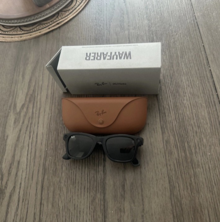 Ray-Ban Meta - Wayfarer (Standard) Smart Glasses - Shiny Black, Clear - Image 1